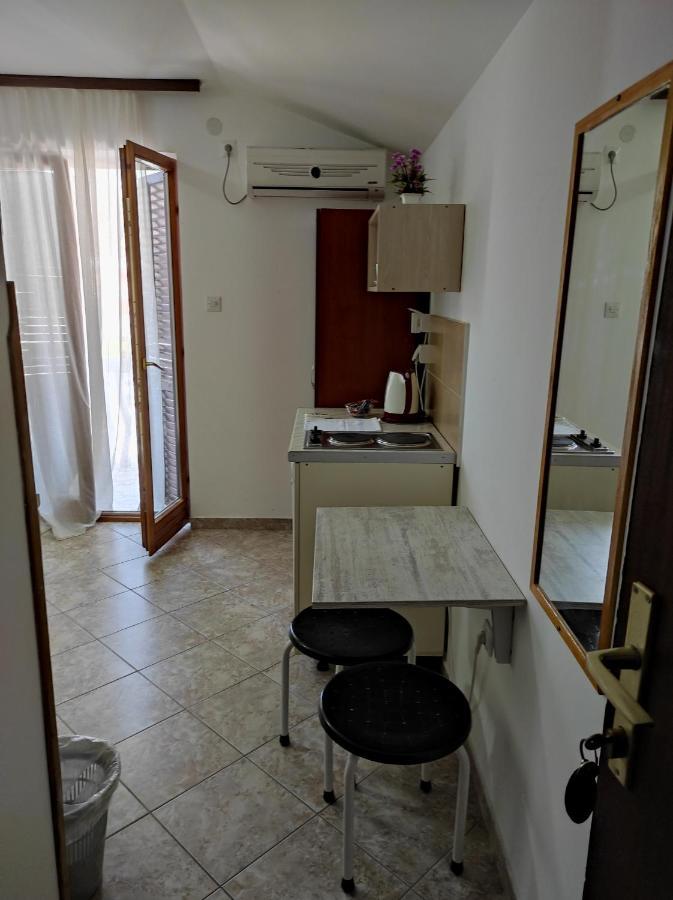 Apartments Skala Sutomore Exterior photo