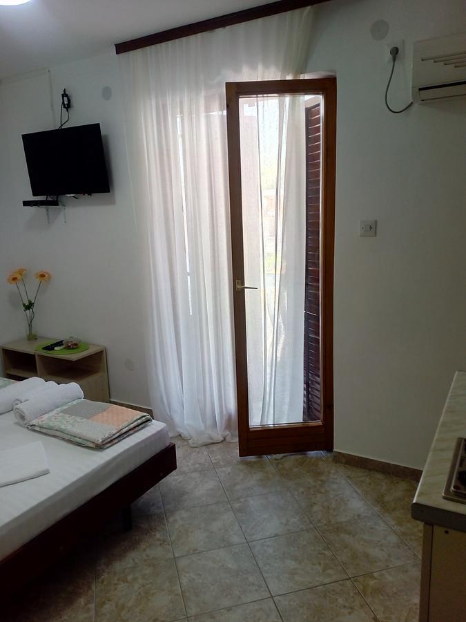 Apartments Skala Sutomore Exterior photo